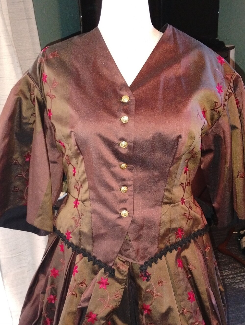 Brown Two Tone Taffeta Victorian Walking Dress Red Floral Embroidery Reenactor - Picture 2 of 15